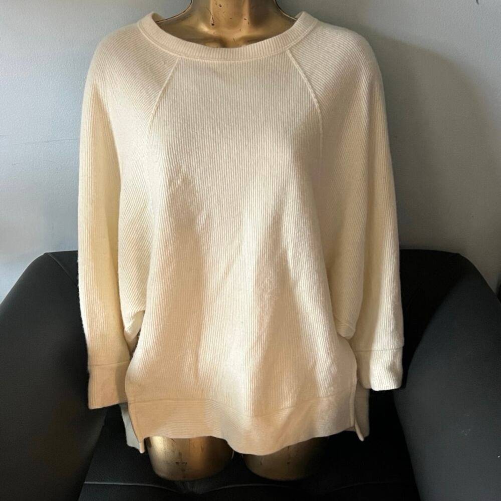 Cog the Big Smoke top, Geniffer raglan, ribbed, crewneck sweater, cream